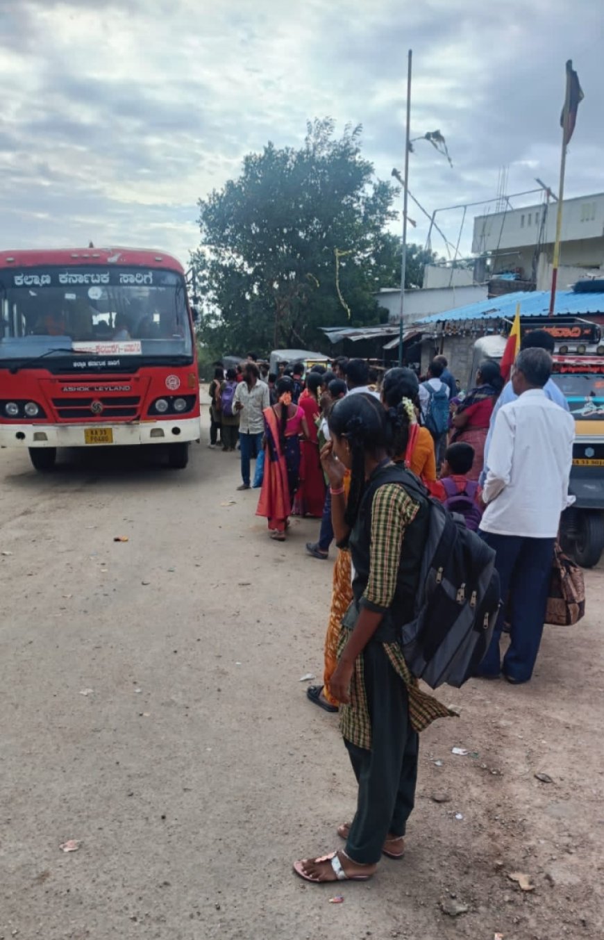ಯರಗೋಳ ಗ್ರಾಮದಲ್ಲಿ ಬಸ್ ನಿಲ್ದಾಣ ಮತ್ತು ಶೌಚಾಲಯದ ಕೊರತೆ – ಸಾರ್ವಜನಿಕರ ಆಕ್ರೋಶ