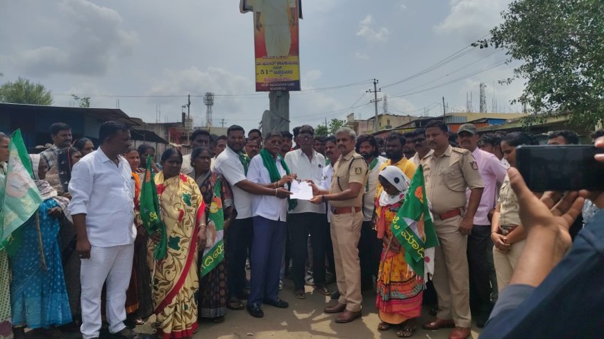 ಬಾಬೂಜೀಗೆ ಅವಮಾನ ಖಂಡಿಸಿ ರಸ್ತೆ ತಡೆ