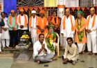 ಪುರಾಣ ವೇದಿಕೆಯಲ್ಲಿ ಪಟ್ಟಾಧಿಕಾರ ಸಂದರ್ಭದ ಸಂಭ್ರಮಾಚರಣೆ