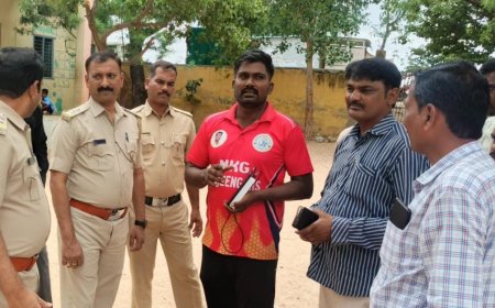 ಗೋಮರ್ಸಿ ಗ್ರಾಮದಲ್ಲಿ ಅಕ್ರಮ ಮದ್ಯ ಮಾರಾಟ ಕುರಿತು ಅಬಕಾರಿ ಇಲಾಖೆಯ ಅಧಿಕಾರಿಗಳ ಪರಿಶೀಲನೆ: ತಪ್ಪಿತಸ್ಥರ ವಿರುದ್ಧ ಕಠಿಣ ಕ್ರಮಕ್ಕೆ ಆಗ್ರಹ