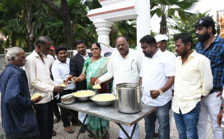 ರಾಮಚಂದ್ರ ಕಾಂಬಳೆ ಅವರ 60ನೇ ಜನ್ಮದಿನ: ಅನ್ನದಾನ, ಸಿಹಿ ವಿತರಣೆ