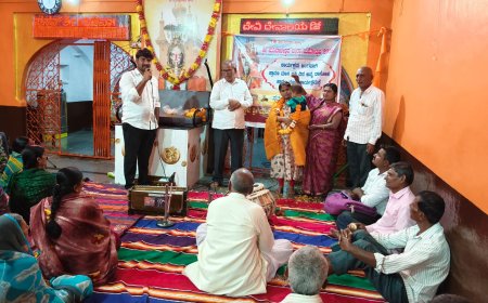 ಶ್ರಾವಣ ಮಾಸ ನಿಮಿತ್ತ ಡಿಗ್ಗಿ ಗ್ರಾಮದ ಶ್ರೀ ಮಡಿವಾಳೇಶ್ವರ ದೇವಾಲಯದಲ್ಲಿ ಅನ್ನ ದಾಸೋಹ ಹಾಗೂ ಭಜನೆ ಕಾರ್ಯಕ್ರಮಕ್ಕೆ ಚಾಲನೆ*