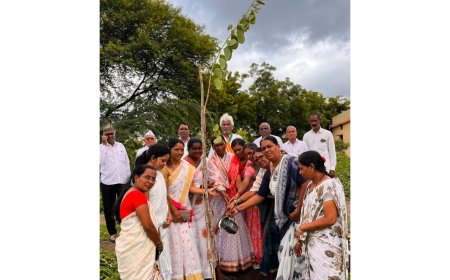 ಪ್ರಭಾವತಿ ಮಹಿಳಾ ಸ್ವಸಹಾಯ ಸಂಘ ಉದ್ಘಾಟನೆ; ಪರಿಸರ ಸಂರಕ್ಷಣೆಗೆ 21 ಸಸಿ ನೆಟ್ಟ ಮಹಿಳೆಯರು