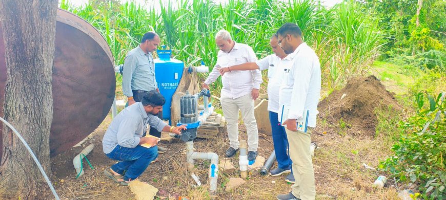 ಕಲಬುರಗಿ  ಜಂಟಿ ಕೃಷಿ ನಿರ್ದೇಶಕರಿಂದ  ಬೆಳೆ ಸಮೀಕ್ಷೆ  ಬಳಿಕ ಅಧಿಕಾರಿಗಳೊಂದಿಗೆ ಪ್ರಗತಿ ಪರಿಶೀಲನಾ ಸಭೆ ನಡೆಸಿದ ನಿರ್ದೇಶಕ ಸಮದ್ ಪಟೇಲ್