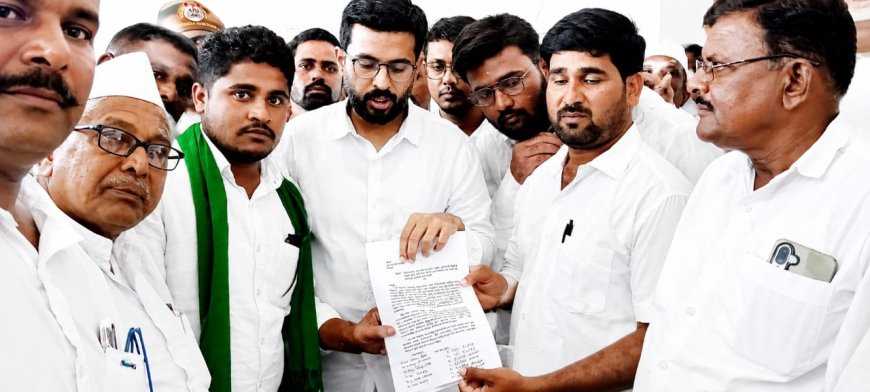 ಬೆಳೆ ವಿಮೆ ಪರಿಹಾರ ತಕ್ಷಣ ಬಿಡುಗಡೆಗೆ ಆಗ್ರಹ: ೭ ದಿನಗಳಲ್ಲಿ ಕ್ರಮ ಕೈಗೊಳ್ಳದಿದ್ದರೆ ಹೆದ್ದಾರಿ ತಡೆದು ಉಗ್ರ ಹೋರಾಟ ಎಚ್ಚರಿಕೆ