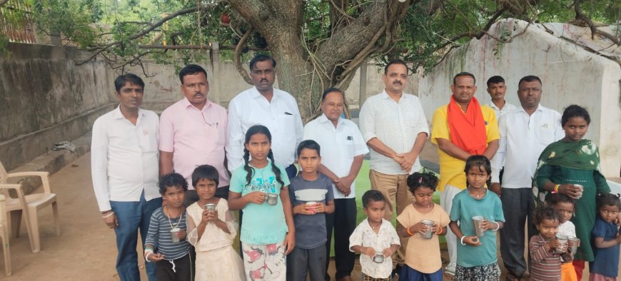 ಮಕ್ಕಳಿಗೆ ಹಾಲು ಕುಡಿಸುವುದರಿಂದ ದೈಹಿಕವಾಗಿ ಸದೃಢವಾಗುತ್ತಾರೆ. ಎಂಎಸ್ ಧಡೇಸೂರಮಠ.ನರೇಗಲ್.