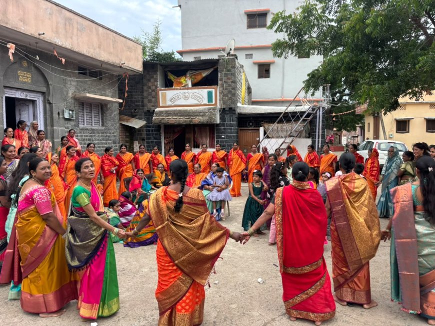 ಡಿಗ್ಗಿ ಗ್ರಾಮದಲ್ಲಿ ವಿಜೃಂಭಿಸಿದ ‘ನಾಗರ ಪಂಚಮಿ’: ಕೇಸರಿ ಸೀರೆಯುಟ್ಟು ‘ಭೂಲಾಯಿ’ ಕುಣಿದು ಮೆರೆದ ಮಹಿಳೆಯರು