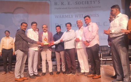 ವೈದ್ಯಕೀಯ ಶಿಕ್ಷಣದಲ್ಲಿ ಹೈದ್ರಾಬಾದ್ ಕರ್ನಾಟಕ ಶಿಕ್ಷಣ ಸಂಸ್ಥೆಯ ಕೊಡುಗೆ ಅನನ್ಯ:ಡಾ. ಭಗವಾನ್ ಬಿ.ಸಿ.