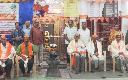 ಪುರಾಣ ವೇದಿಕೆಯಲ್ಲಿ ಶಿಕ್ಷಕರ ದಿನಾಚರಣೆ  ಸಮಾಜ ನಿರ್ಮಾಣದಲ್ಲಿ ಶಿಕ್ಷಕರ ಪಾತ್ರ ಶ್ರೇಷ್ಠ -ವೀರಯ್ಯ ಶಾಸ್ತ್ರೀ ಗದಗ