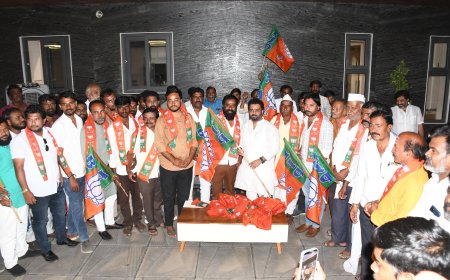 ಪಾಟೀಲ್ ಕುಟುಂಬದ ಬೆಂಬಲಿಗರ 35 ವರ್ಷದ ಸಂಬಂಧಕ್ಕೆ ತೆರೆ: 150ಕ್ಕೂ ಹೆಚ್ಚು ಕಾಂಗ್ರೆಸ್ ಕಾರ್ಯಕರ್ತರು ಬಿಜೆಪಿ ಸೇರ್ಪಡೆ
