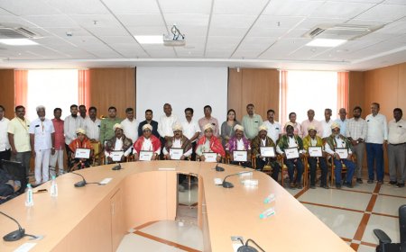 ನಿವೃತ್ತ ಅಧಿಕಾರಿ–ಸಿಬ್ಬಂದಿಗೆ ಸೇವಾಭೂಷಣ ಪ್ರಶಸ್ತಿ ನೀಡಿ ಗೌರವ