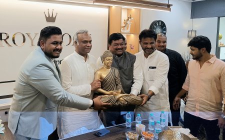 ರಾಯಲ್‌ ಓಕ್‌ ಫರ್ನಿಚರ್,ಮಳಿಗೆ ಉದ್ಘಾಟಿಸಿದ ಸಚಿವ ಪ್ರಿಯಾಂಕ ಖರ್ಗೆ