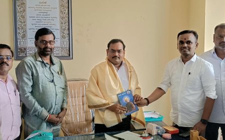 ಪುರಸಭೆ ಅಧಿಕಾರ ಸ್ವೀಕರಿಸಿದ ನೂತನ ಅಧಿಕಾರಿಗಳಿಗೆ  ಸಾರ್ವಜನಿಕರಿಂದ ಸನ್ಮಾನ ಅಧಿಕಾರ ವಹಿಸಿಕೊಂಡ ನೂತನ ಅಧಿಕಾರಿಗಳಿಂದ  ಸ್ವಚ್ಛ ಆಡಳಿತದ ನಿರೀಕ್ಷೆ ನೋಡುತ್ತಿರುವ ಜನತೆ