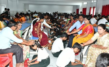ಮಾತೃದೇವೋಭವ ಪಿತೃ ದೇವೋಭವ - ದೊಡ್ಡಪ್ಪ ಅಪ್ಪ ಪದವಿ ಪೂರ್ವ ಕಾಲೇಜಿನಲ್ಲಿ ಪಾದಪೂಜೆ