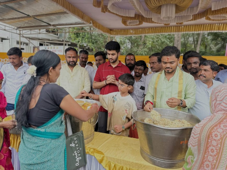 ಆಕಾಶ್ ಮತ್ತಿಮಡು ಅವರ ಜನ್ಮದಿನ ನಿಮಿತ್ತ ಅನ್ನ ದಾಸೋಹ ಕಾರ್ಯಕ್ರಮಕ್ಕೆ ಪೂಜ್ಯ ದೊಡ್ಡಪ್ಪ ಅಪ್ಪ ಚಾಲನೆ