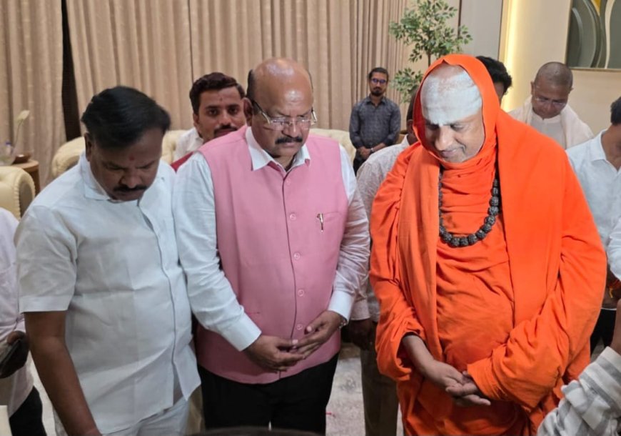 ಸುತ್ತೂರು ಶ್ರೀಗಳಿಗೆ ಡಾ. ಉಮೇಶ್ ಜಾಧವ್ ಭಕ್ತಿಯ ಸ್ವಾಗತ