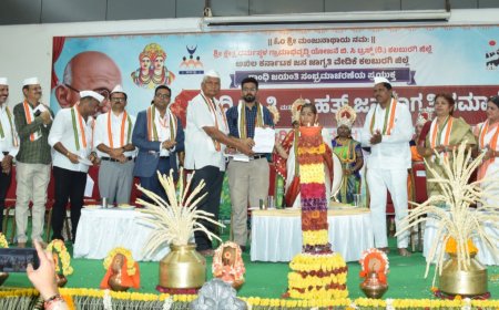 ದಾಸೋಹ ತತ್ವದಡಿ ಧರ್ಮಸ್ಥಳ ಮತ್ತು ಶರಣಬಸವೇಶ್ವರ ಸಂಸ್ಥಾನದ ಸಮಾಜ ಸೇವೆ   ಗಾಂಧೀ ಸ್ಮೃತಿ - ಜನಜಾಗೃತಿ  ಸಮಾವೇಶದಲ್ಲಿ ಮಾತೃಶ್ರೀ ಡಾ.ದಾಕ್ಷಾಯಿಣಿ ಅಪ್ಪ ಹೇಳಿಕೆ