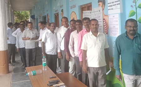 ನರೇಗಲ್ಲನಲ್ಲಿ ಪಶ್ಚಿಮ ಪದವೀಧರರ ಕ್ಷೇತ್ರದ ಮತದಾನಕ್ಕೆ ಉತ್ತಮ ಪ್ರತಿಕ್ರಿಯೆ