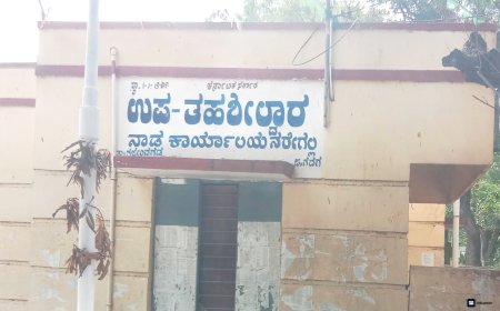 ನರೇಗಲ್: ಆಧಾರ್ ಕೇಂದ್ರ ಸ್ಥಗಿತ – ಸಾರ್ವಜನಿಕರ ತೀವ್ರ ಪರದಾಟ!