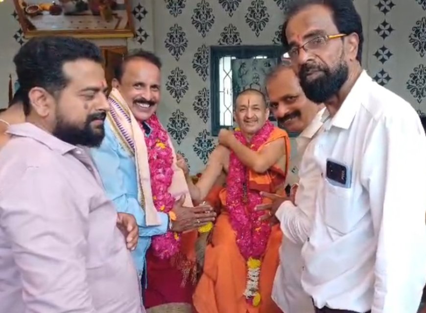 ಉಡುಪಿ ಫಲಿಮಾರು ಶ್ರೀಗಳಿಗೆ ಗೌರವದ ಅಭಿನಂದನೆ