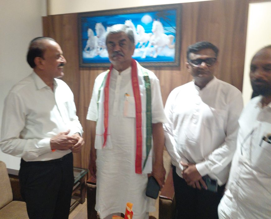 ಬಿ ಕೆ ಹರಿಪ್ರಸಾದ್ ಜೊತೆ ಈಡಿಗ ಮುಖಂಡರ ಚರ್ಚೆ   ಈಡಿಗ ನಿಗಮಕ್ಕೆ 500 ಕೋಟಿ ಬಜೆಟ್ ಘೋಷಣೆಗೆ ಮನವಿ